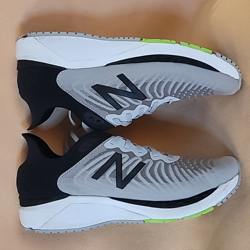 🖤 Men's New Balance Fresh Foam 860v11 running shoes Sz 13 2E M860A11💚 - Picture 5 of 16